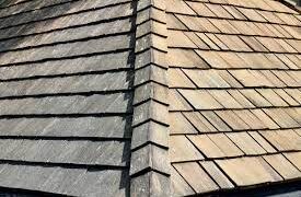 How to Remove Moss From a Cedar Shake Roof