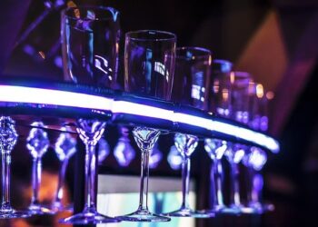 What To Expect When Booking A Party Bus