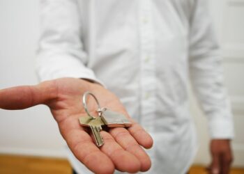 Why Save The Telephone Number Of A Good Locksmith