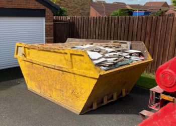 What are the benefits of hiring a skip in Enfield?