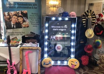 Benefits Of Having A Photo Booth at Your Corporate Party
