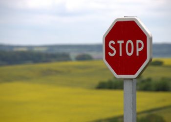 Reasons Why Traffic Signs Are Important