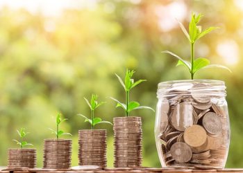Advantages of Using a West Midlands Debt Collections Agency