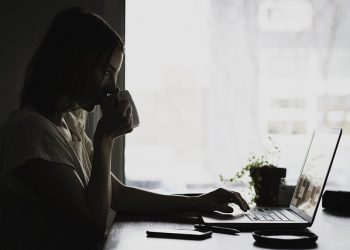 Benefits of using online research paper writing services