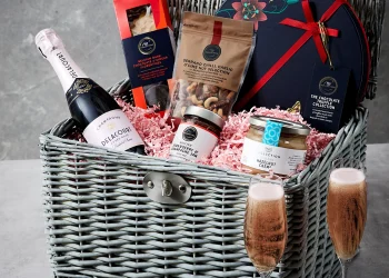 Why Choose Employee Gift Hampers