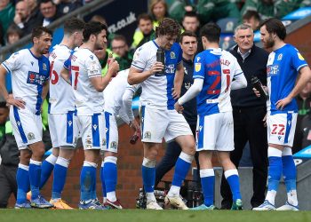 The Pros and Cons of online football betting