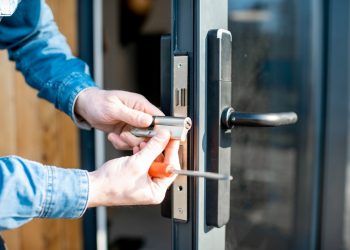 How Can Locksmiths Help You?