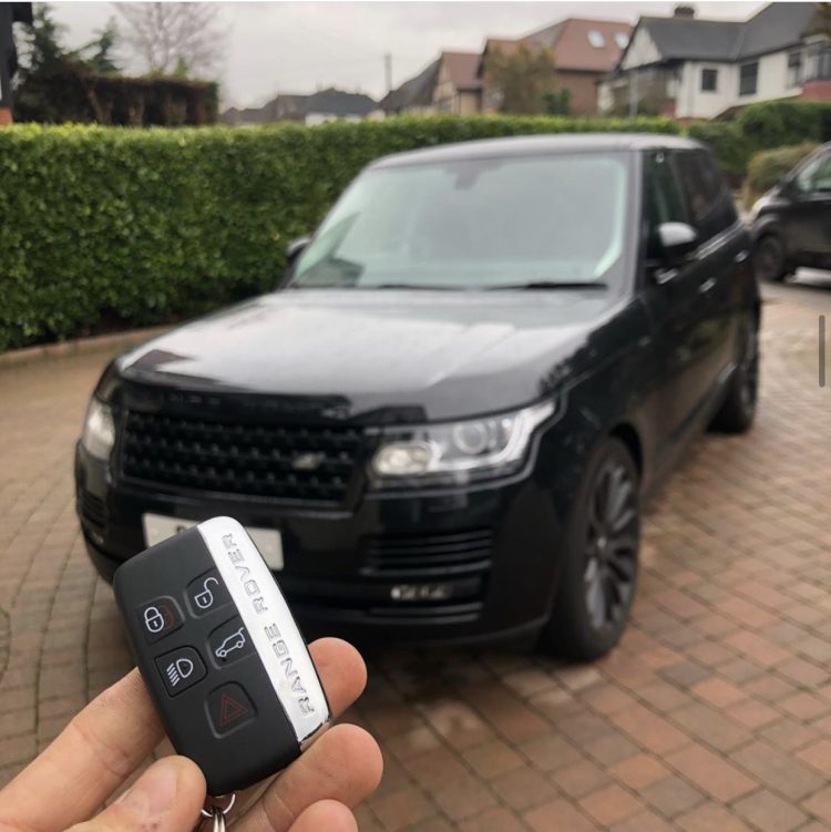 Security and Convenience: The Case for Professional Replacement of Range Rover Car Keys