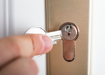 The Dos and Don’ts of Hiring a Locksmith Near You in 2023