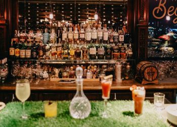 A Peek Behind the Velvet Rope: What Really Happens Inside a Gentleman’s Club