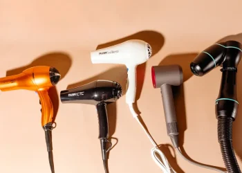 Professional vs. Consumer Hair Dryers: Which One Should You Choose and Why?