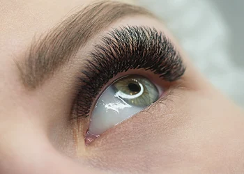 Elevate Your Look: The Comprehensive Guide to Eyelash Extensions Bristol Advantages