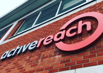 Crafting Impact: The Importance of Professional Sign Writing in Today’s Business Landscape