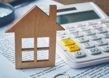 Streamlining Property Transactions: The Key Benefits of Using an Online Conveyancing Comparison Service