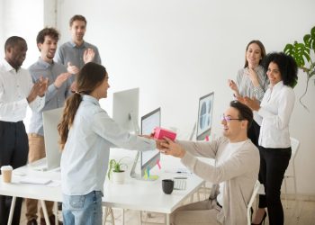 The Power of Appreciation: Advantages of Thank You Gifts for Employees and Teams