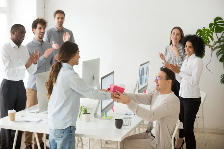 The Power of Appreciation: Advantages of Thank You Gifts for Employees and Teams