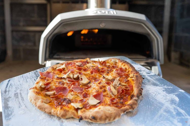 The Rise of Wedding Pizzas: Embracing a Delightful Culinary Trend in Modern Weddings
