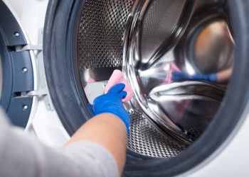 The Advantages of Using a Washing Machine Repair Service