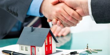 Quick Close, Lower Price: Deciding if “Houses for Cash Buyer” is Right for You