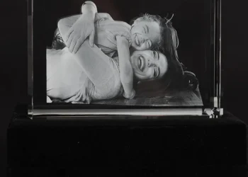 Personalized Keepsakes in 3D: The Captivating World of Crystal Photos