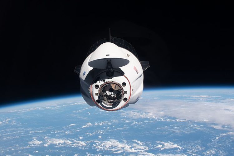 Beyond Likes and Follows: Embracing the Transformative Power of Online Space Communities