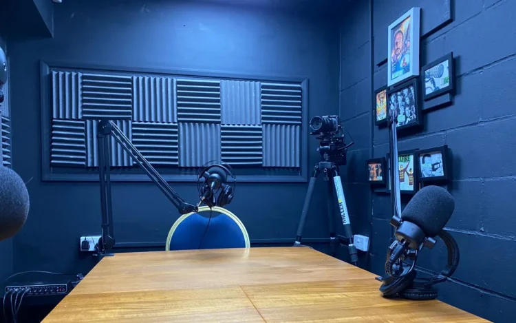 Mastering the Art of Podcasting in London’s Premiere Studios