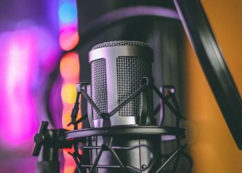 Unleashing the Potential: The Advantages of Booking a Voiceover Artist