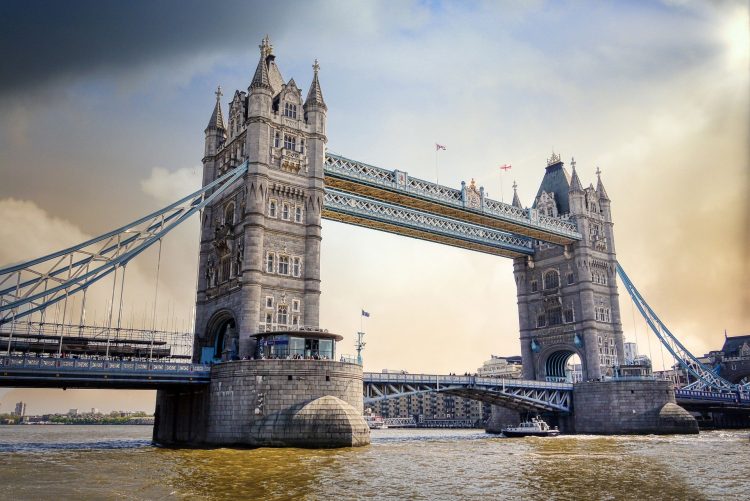 Exploring the Beauty and History of London Bridge: Why You Need London Bridge Tickets