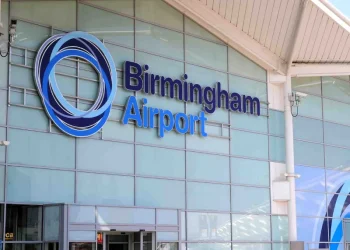 How Birmingham Airport Minibus Services Enhance Group Transportation