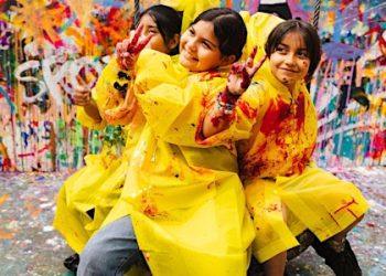 Harness the Fun of Splatter Painting for a Memorable and Entertaining Children’s Birthday Party