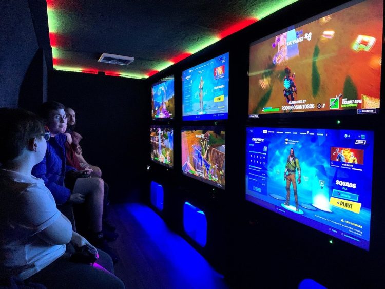 Mobile Gaming Mania: Exploring the Popularity of the Entertainment Gaming Bus