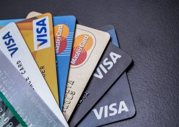 The Pros and Cons of Cash Advances: A Closer Look at Card Loans