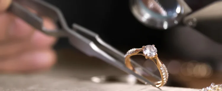 Beyond the Sparkle: The Importance of Specialist Buyers in the Cash for Diamonds London Landscape