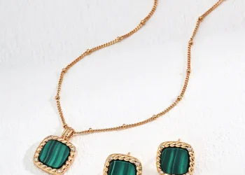 Crafting Beauty: Essential Insights for Buying a Gemstone Necklace in the UK